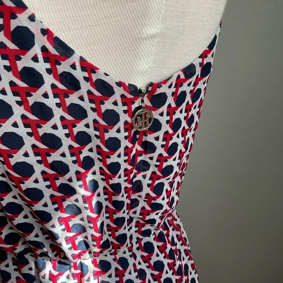 Elegant Halter Neck Dress in Black and Red - Picture 2 of 3